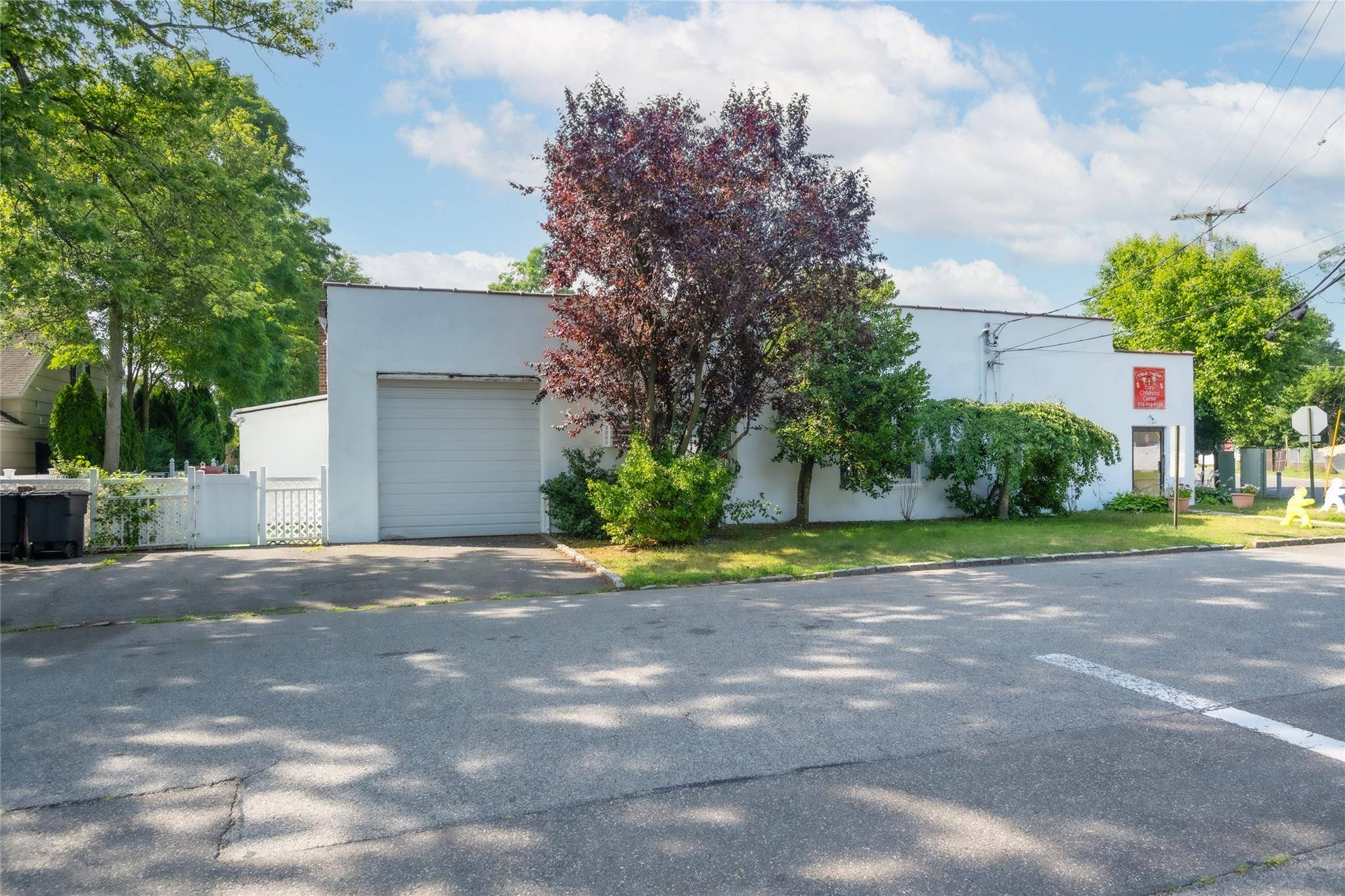 Port Washington, NY 11050,2-4 Manhasset AVE