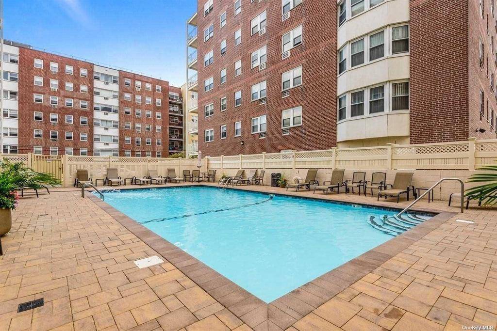 Long Beach, NY 11561,740 E Broadway #4K