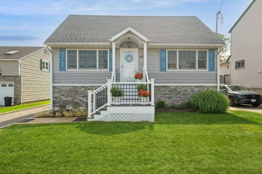 Wantagh, NY 11793,2543 Bayview AVE
