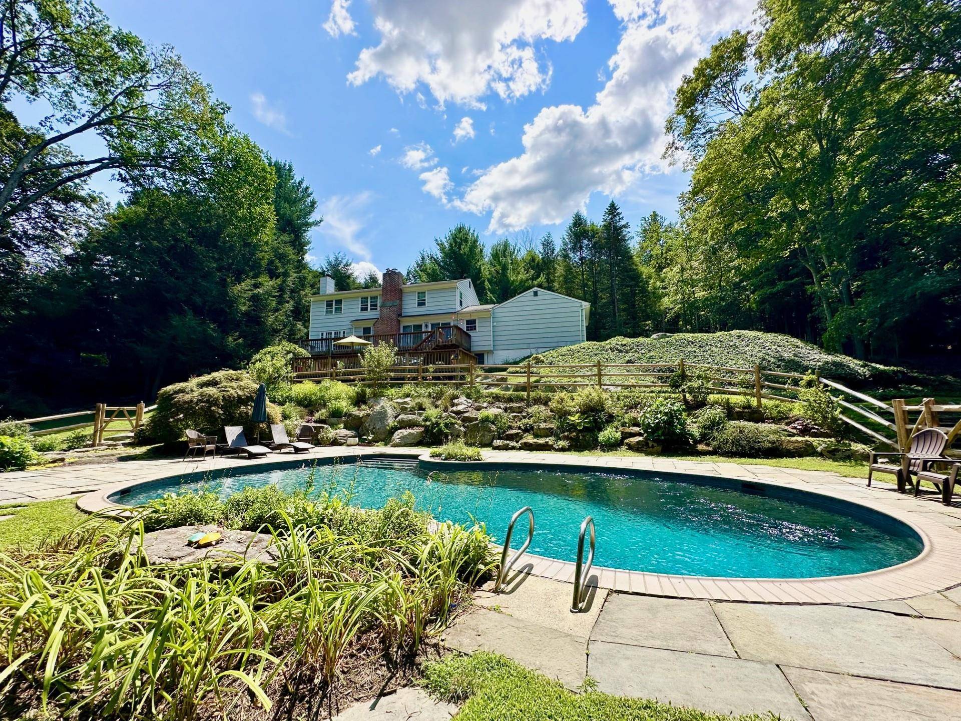Pound Ridge, NY 10576,233 Upper Shad RD