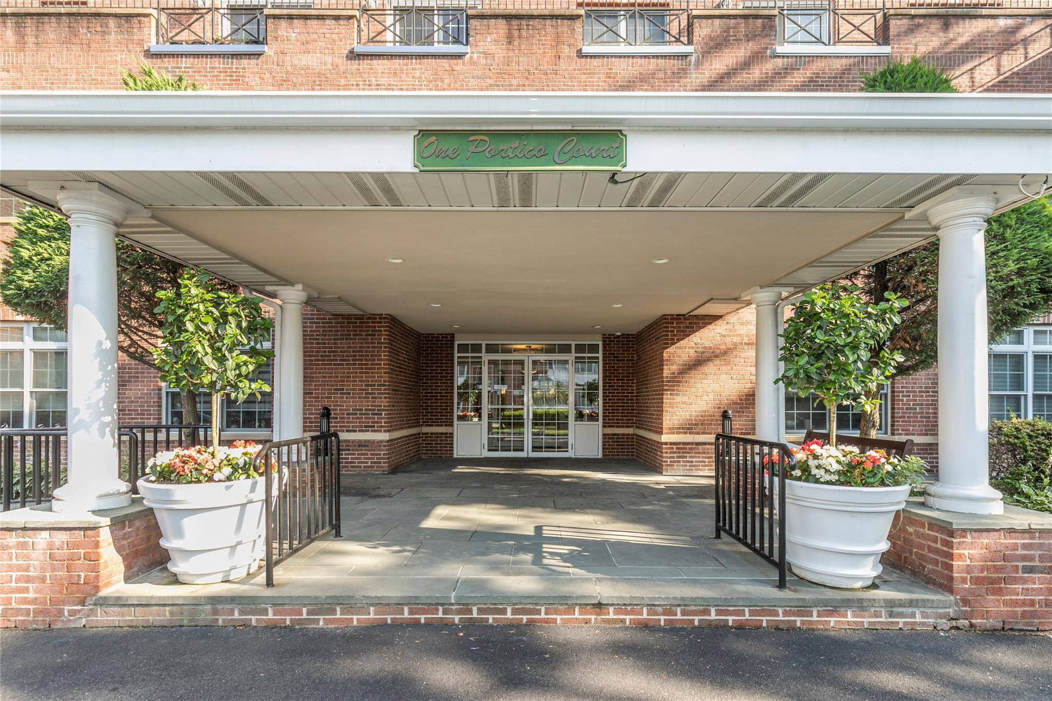 Great Neck, NY 11021,1 Portico CT #200
