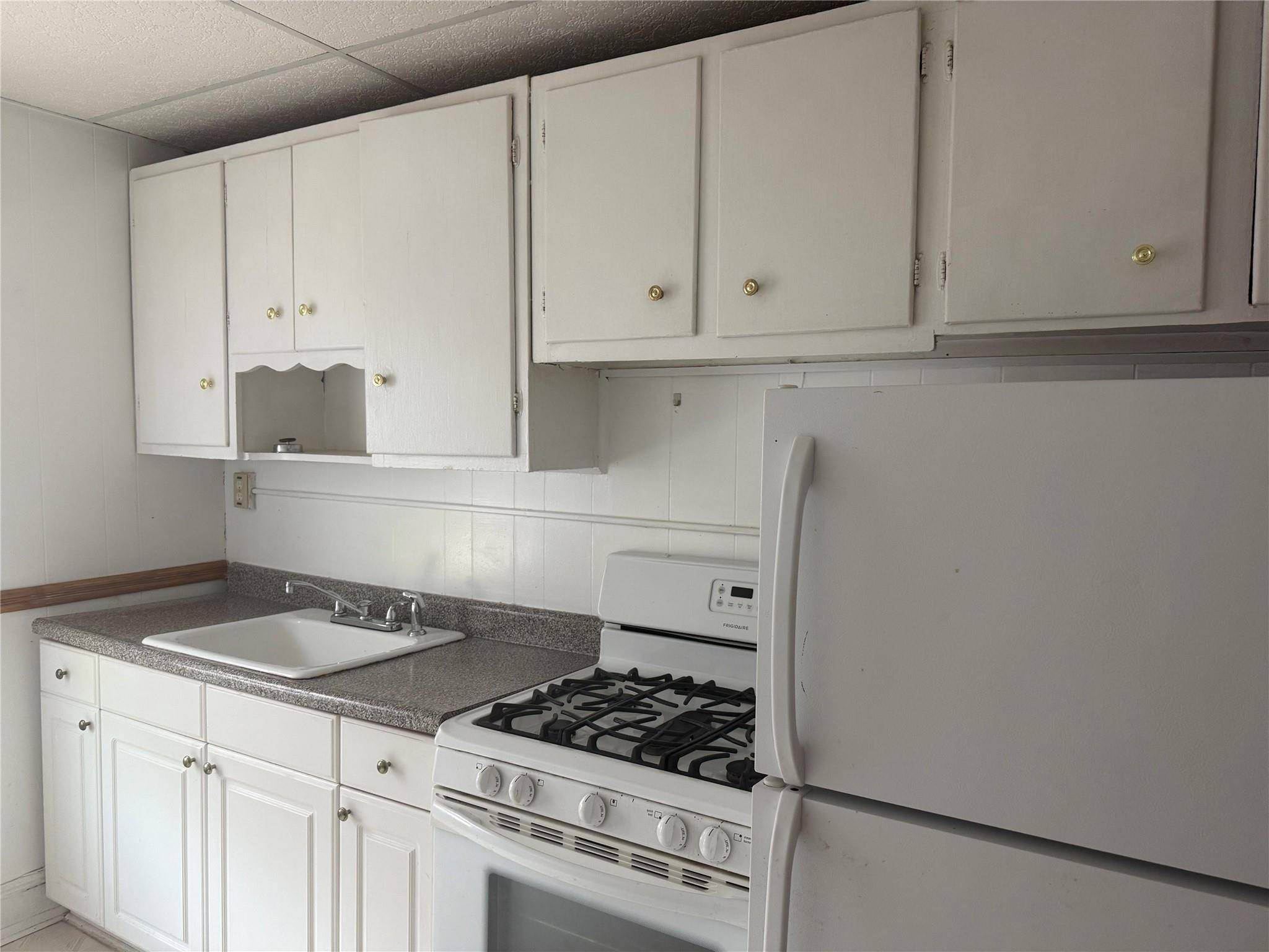 Babylon, NY 11702,50 The Crescent #A6