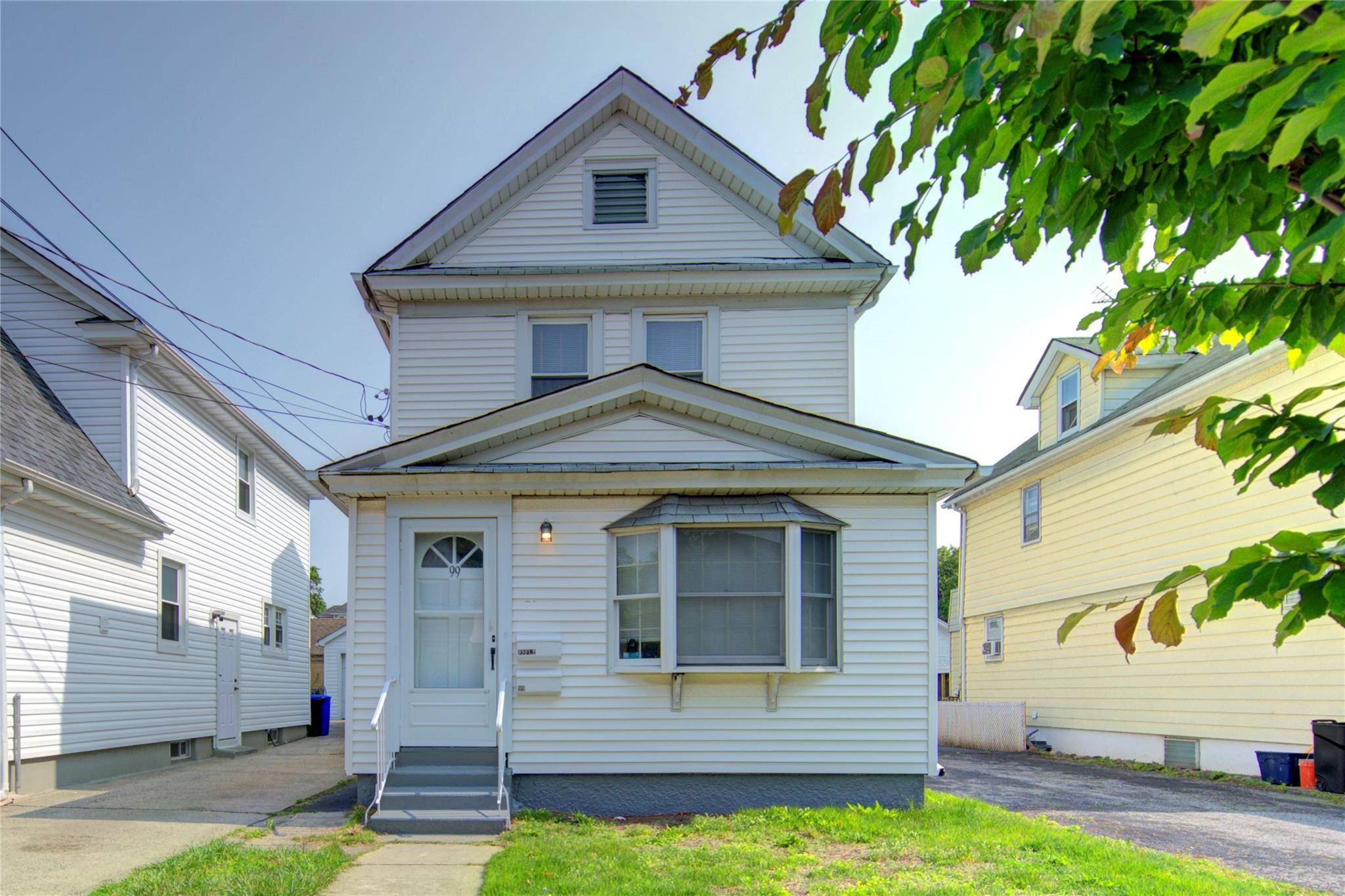 Floral Park, NY 11001,99 Elizabeth ST