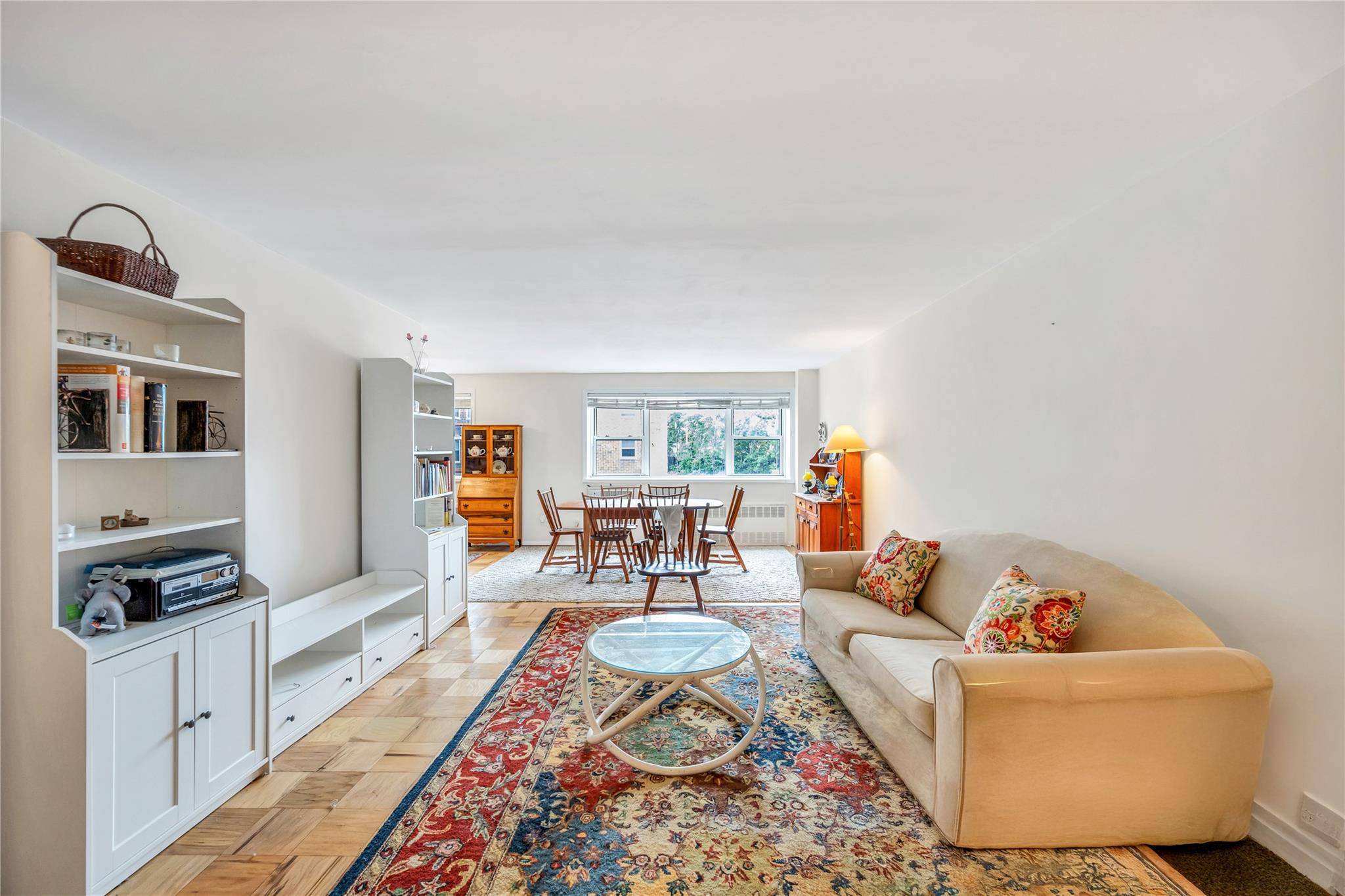 Mineola, NY 11501,100 Lincoln AVE #16A