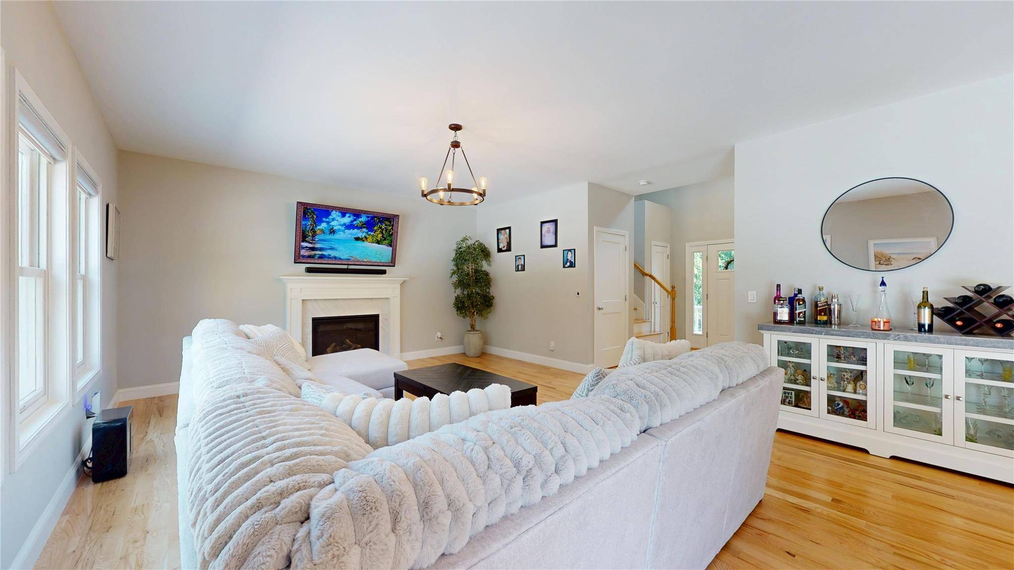 East Moriches, NY 11940,9 Shaw LN