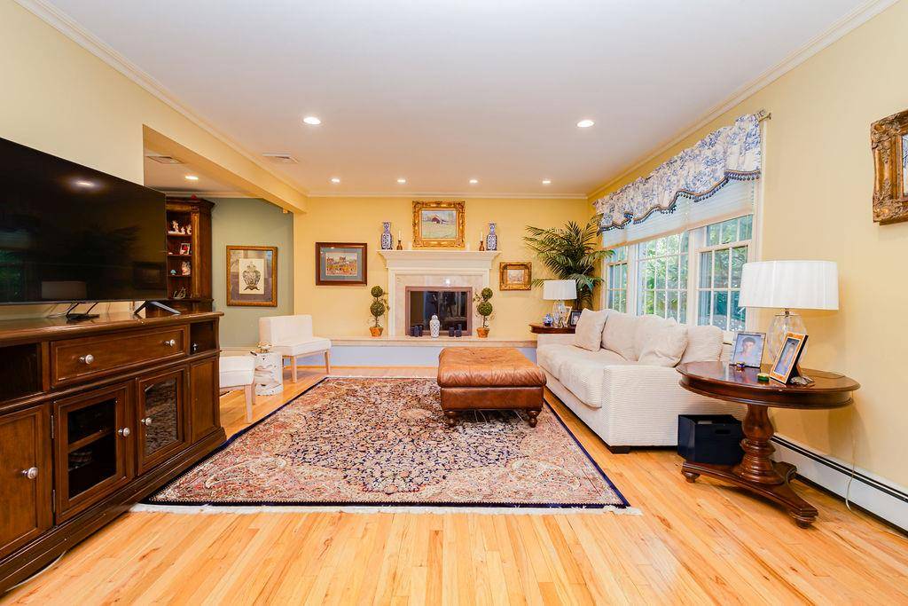 Setauket, NY 11733,14 Brewster Hill