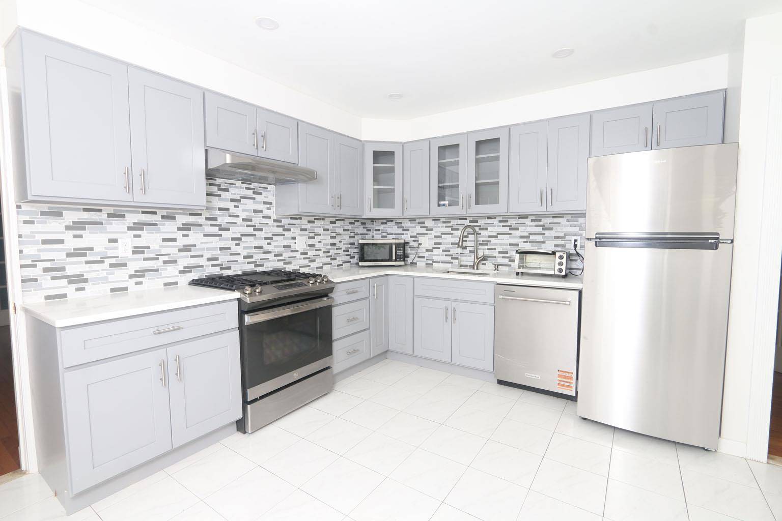 Lindenhurst, NY 11757,148 Spruce ST