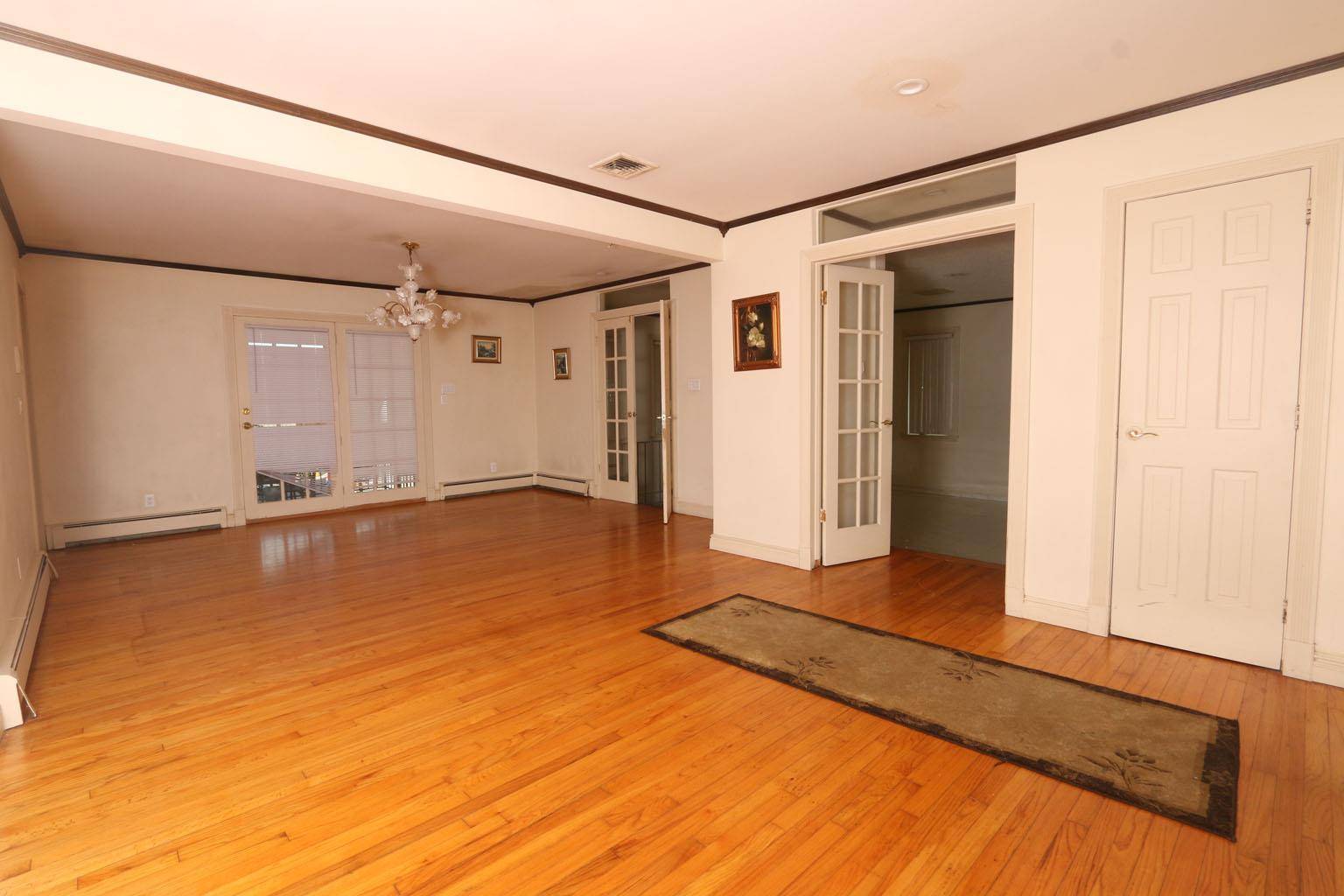 Lindenhurst, NY 11757,148 Spruce ST