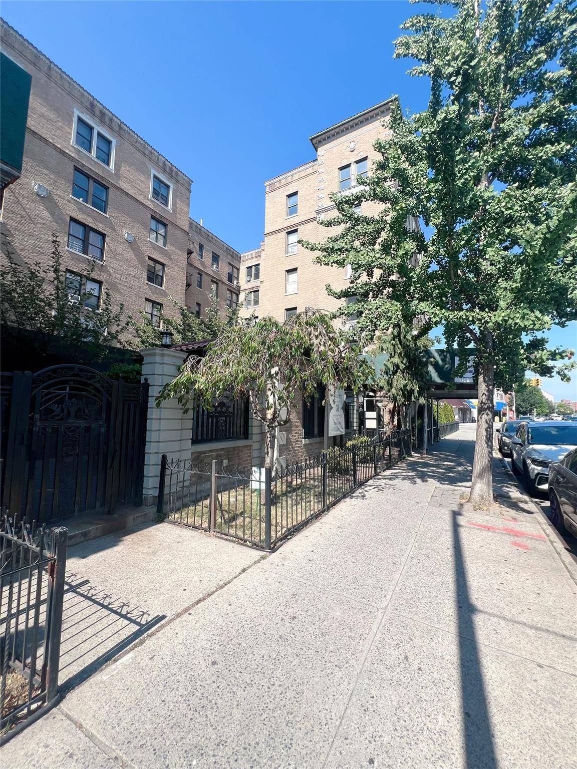 Flushing, NY 11354,14809 Northern BLVD #3N