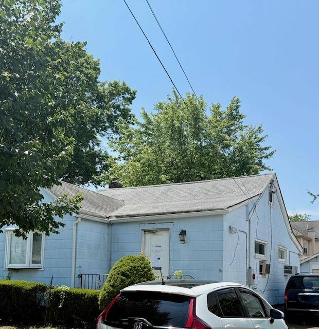 Uniondale, NY 11553,324 Maplegrove AVE