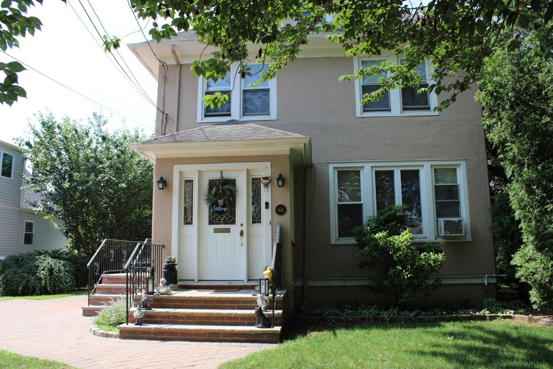 New Hyde Park, NY 11040,614 5th AVE #2