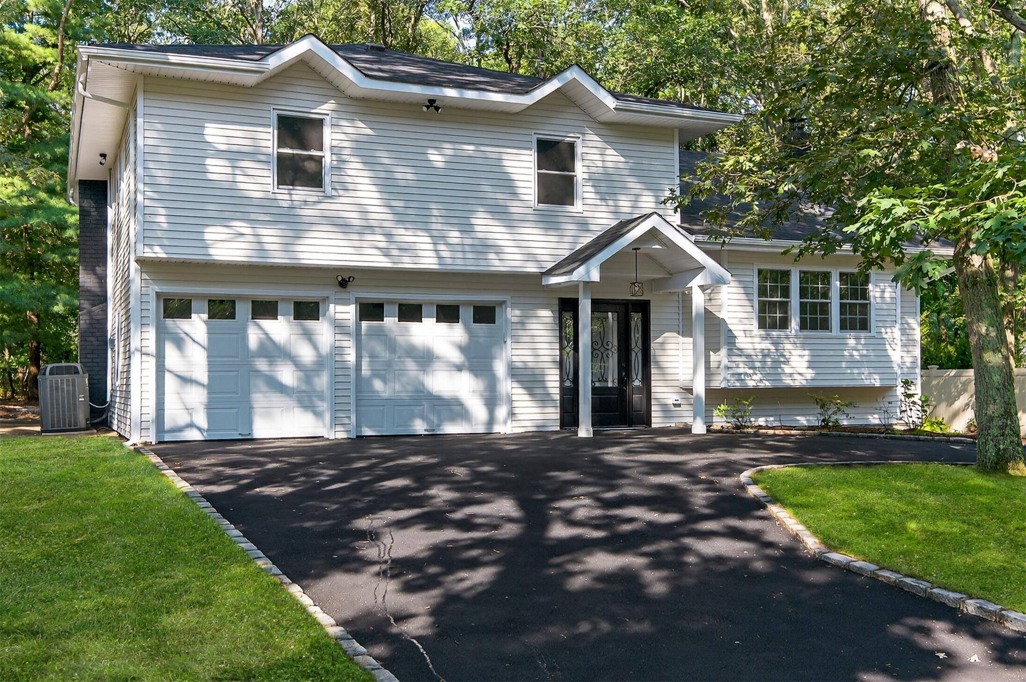 Smithtown, NY 11787,2 Bridge Branch RD