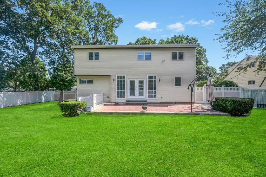 Centereach, NY 11720,32 Clarkson RD