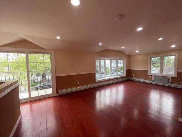 Saint Albans, NY 11412,120-14 193rd ST #2nd Floor