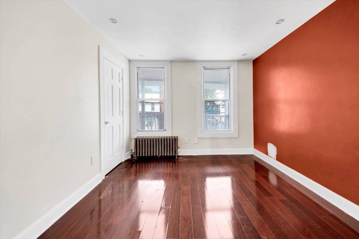 Bronx, NY 10460,1517-1519 Rosedale AVE