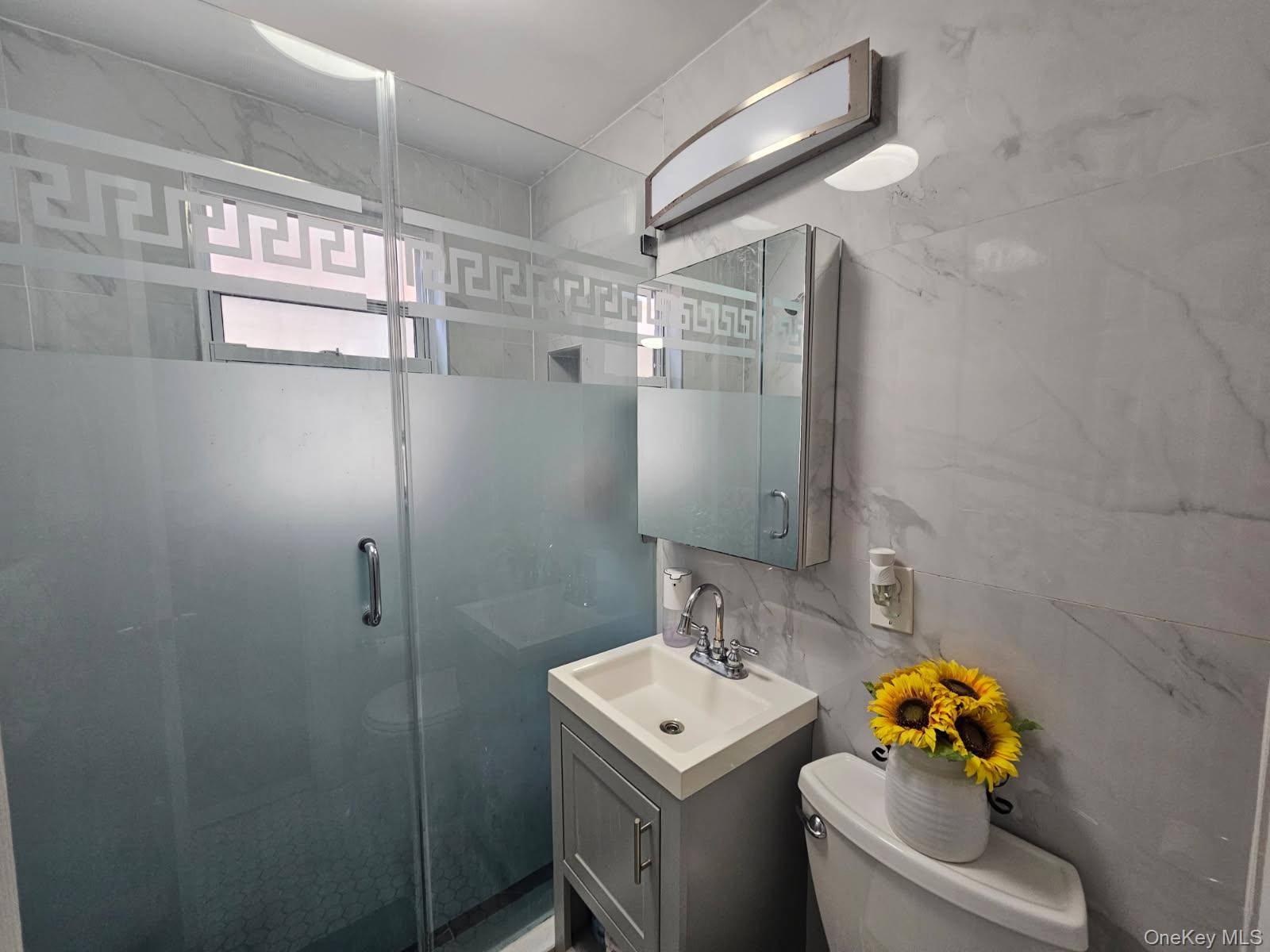 Woodside, NY 11104,43-32 40 ST