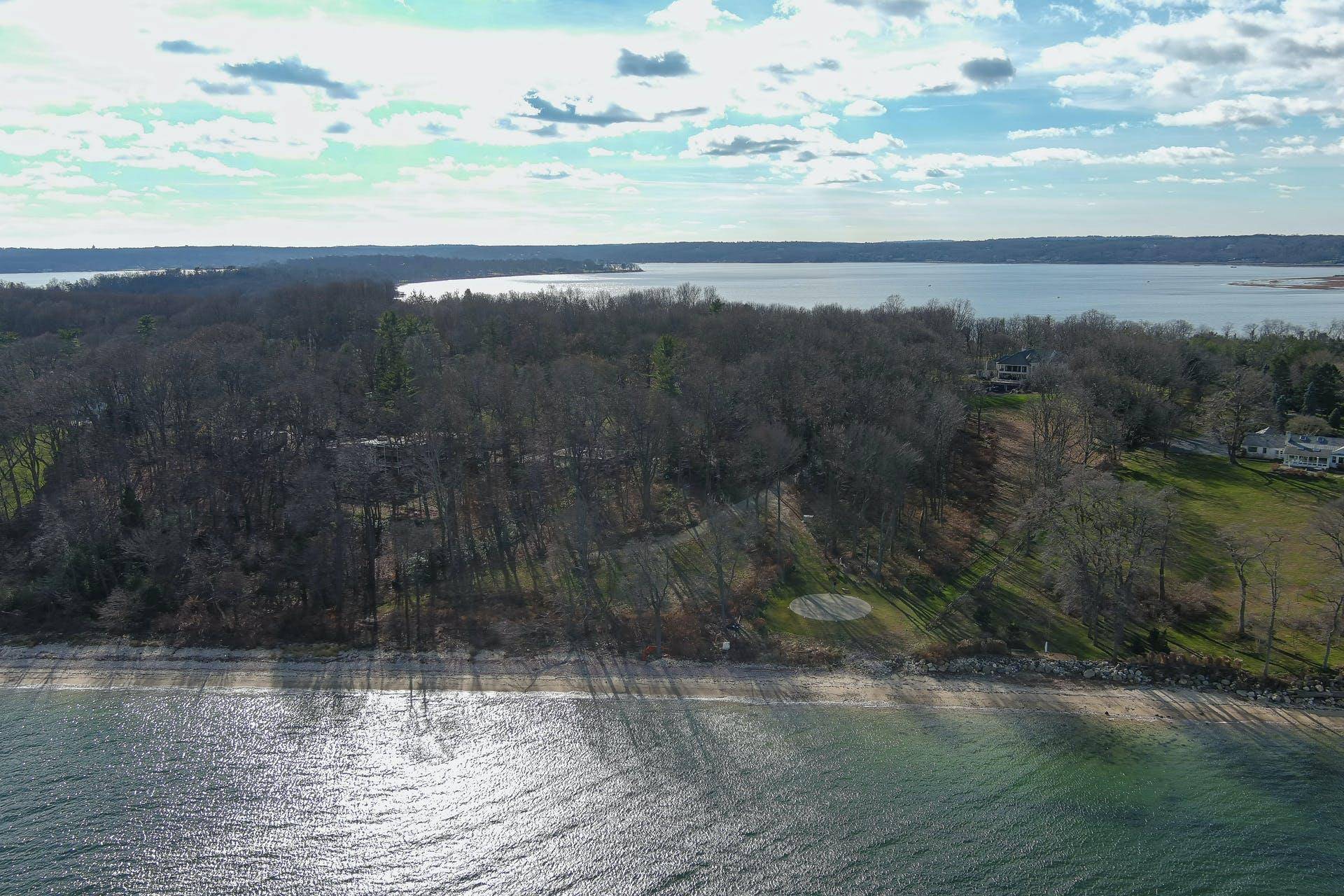 Oyster Bay, NY 11771,144 Centre Island RD