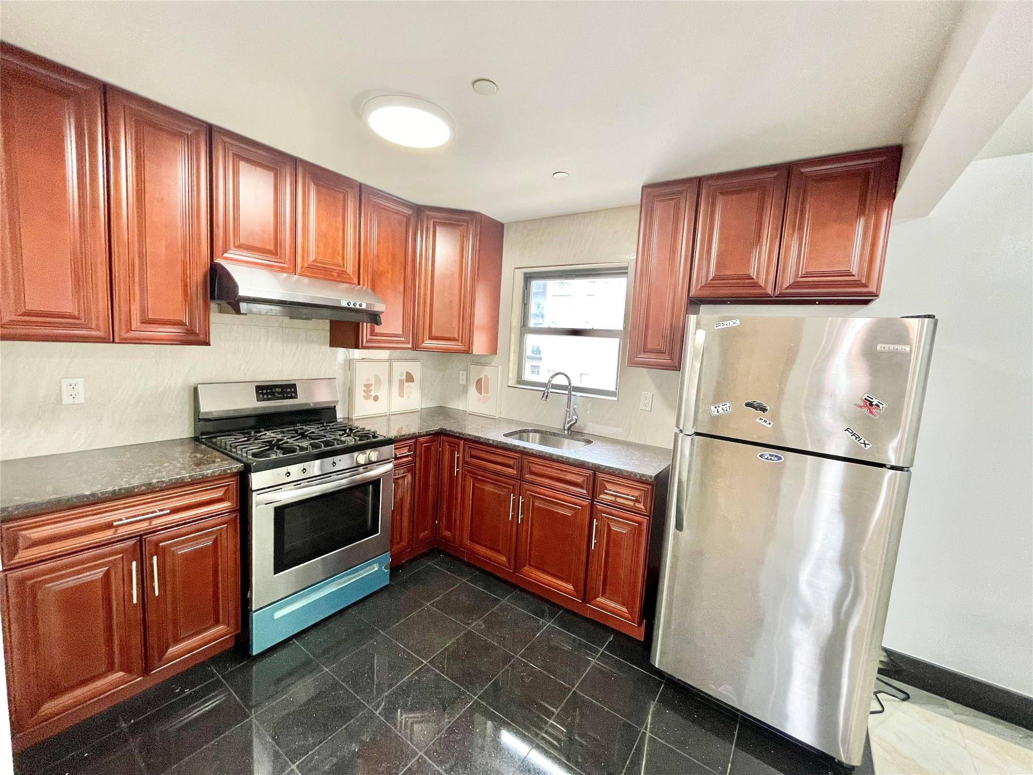 Flushing, NY 11354,31-47 137th ST #3C