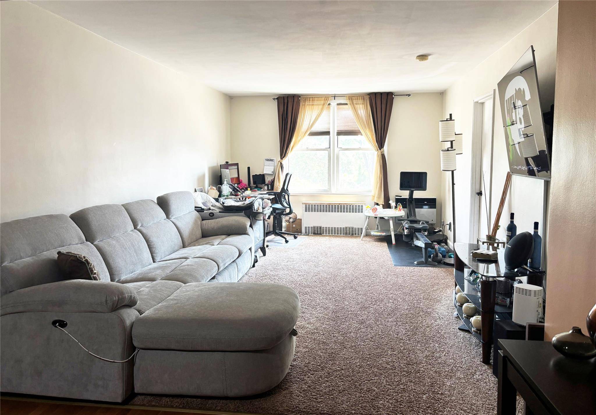 Valley Stream, NY 11581,530 Dubois AVE #B3