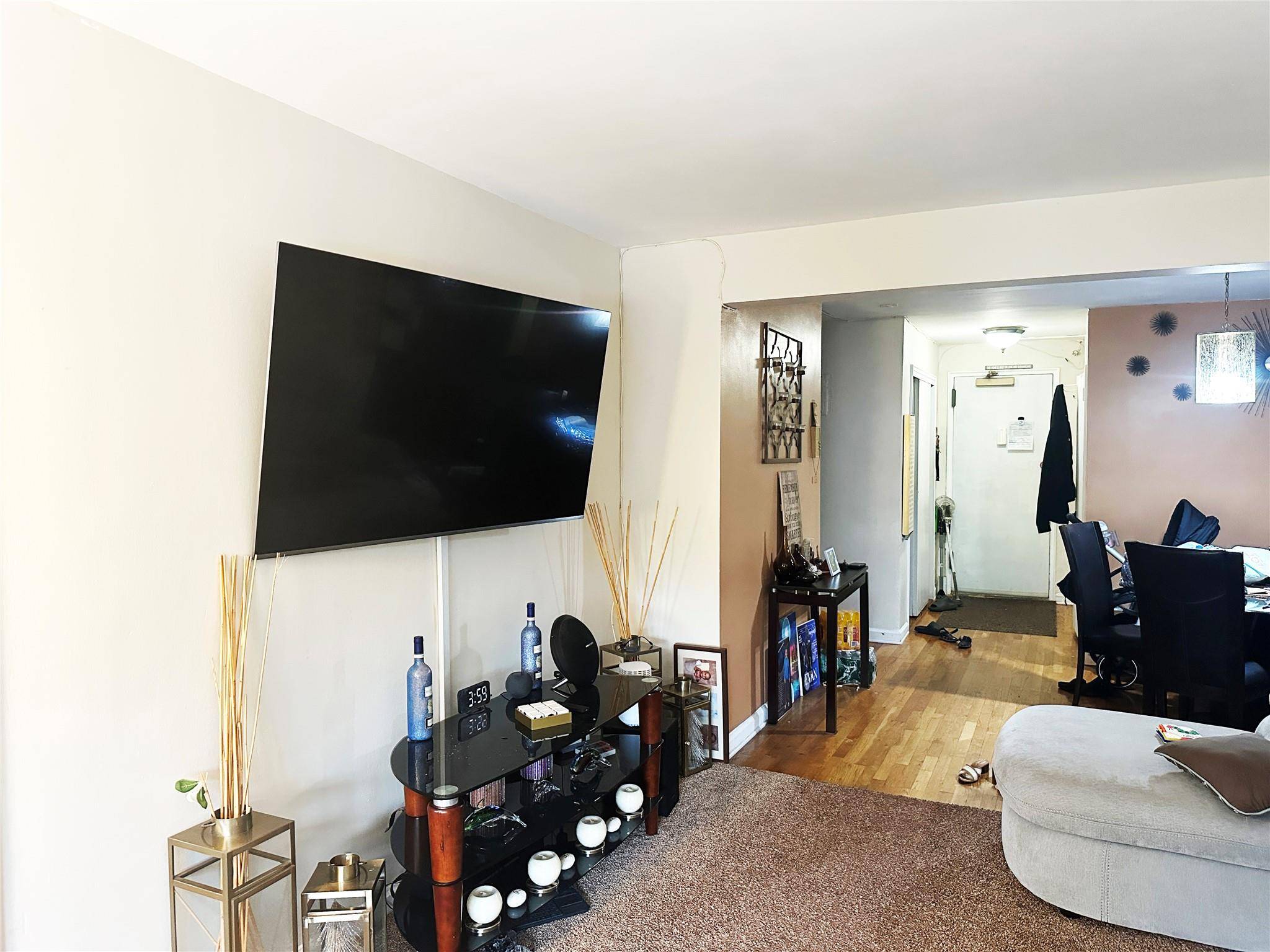 Valley Stream, NY 11581,530 Dubois AVE #B3