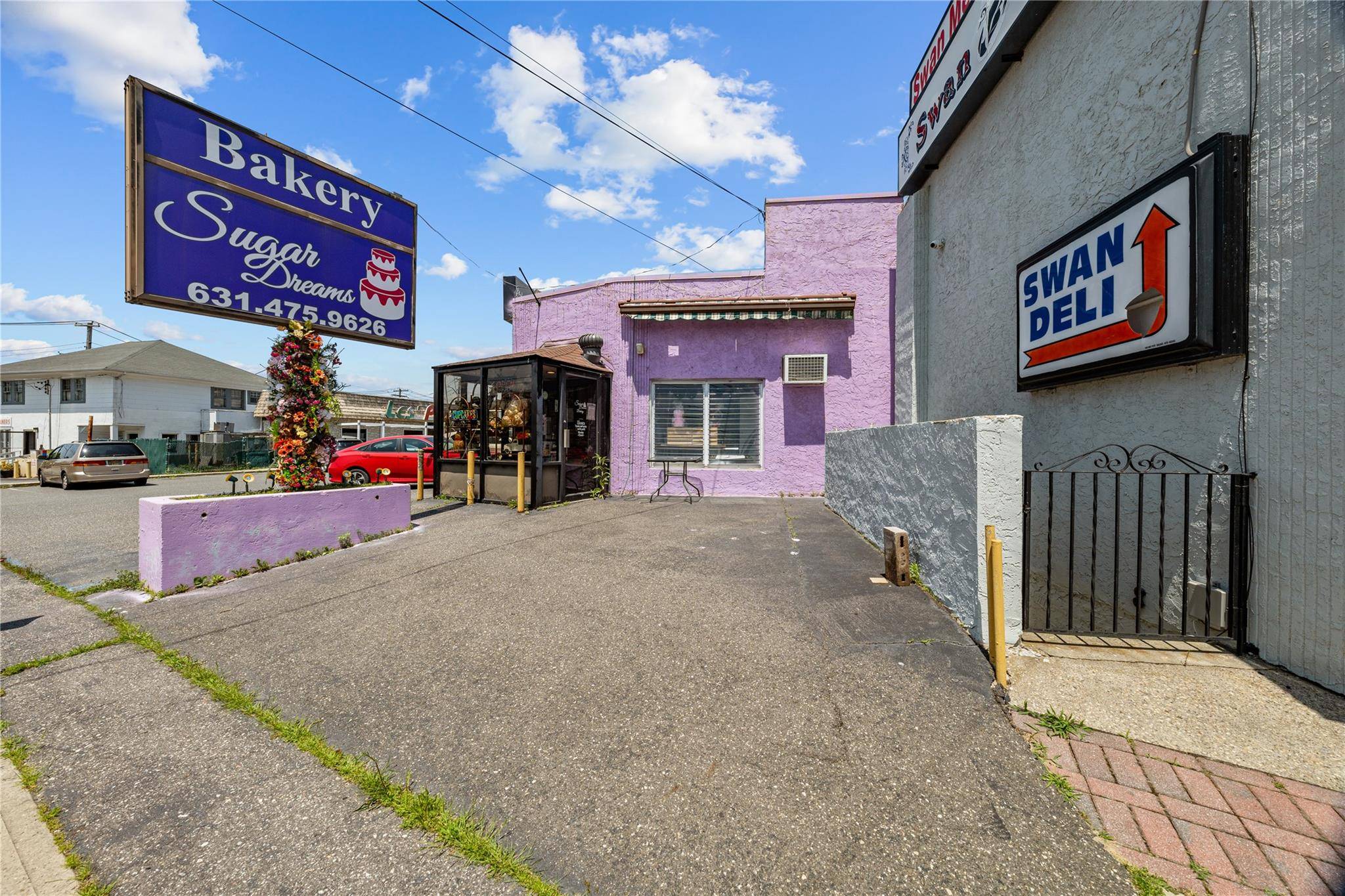 East Patchogue, NY 11772,13 S Country RD