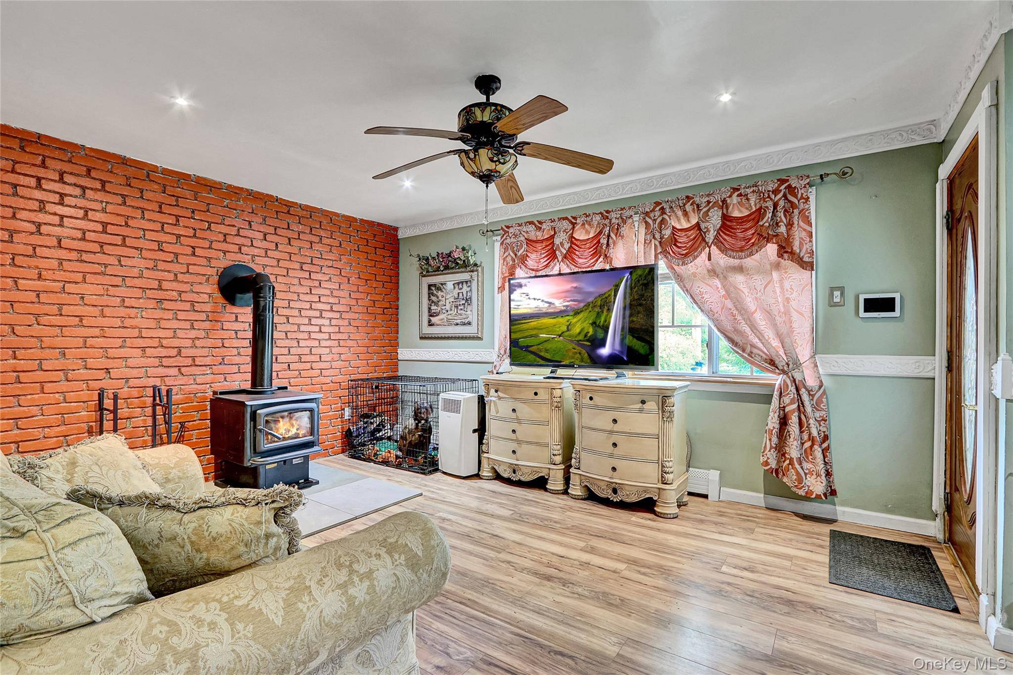 Shirley, NY 11967,33 Breston DR