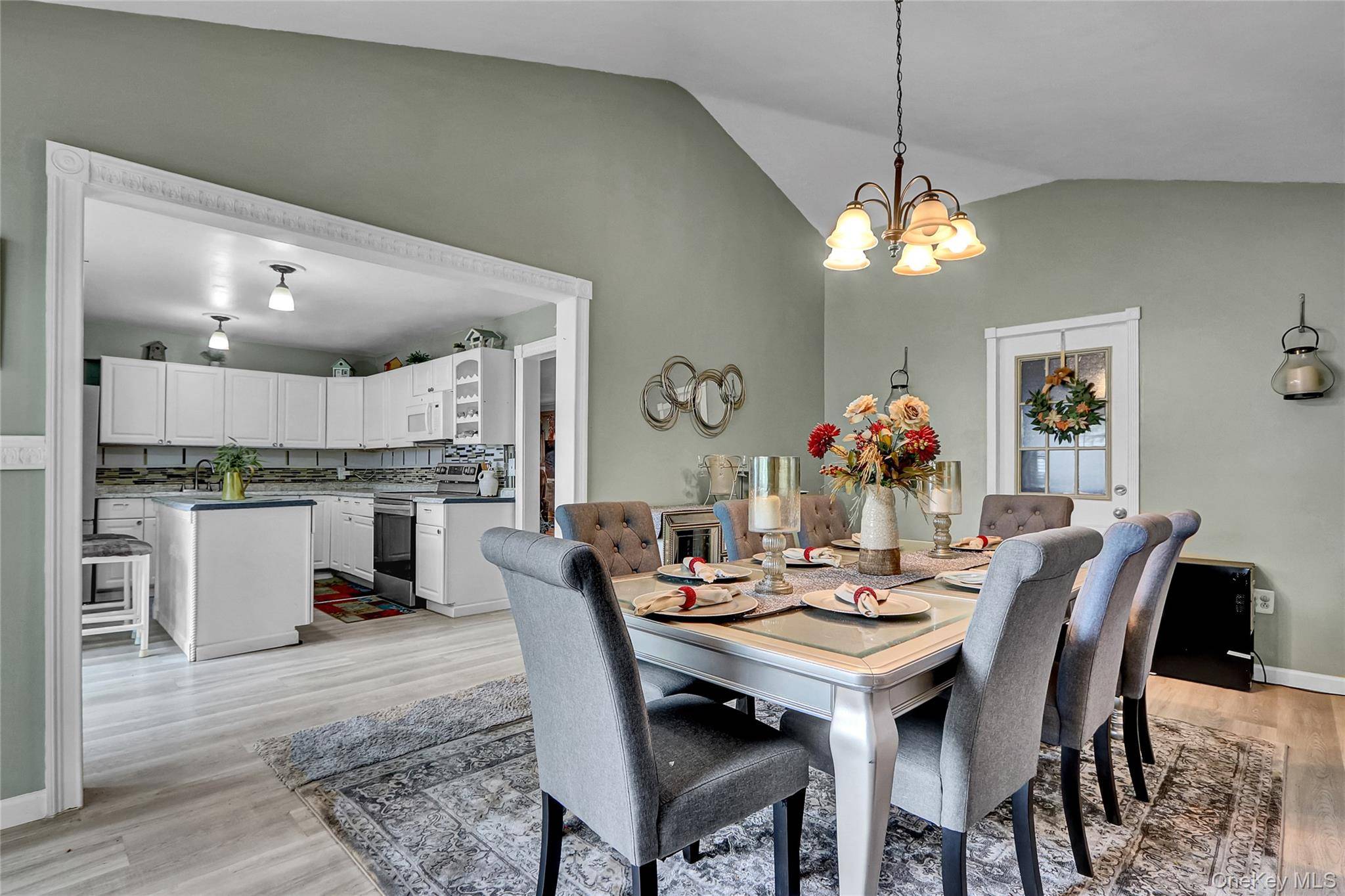 Shirley, NY 11967,33 Breston DR