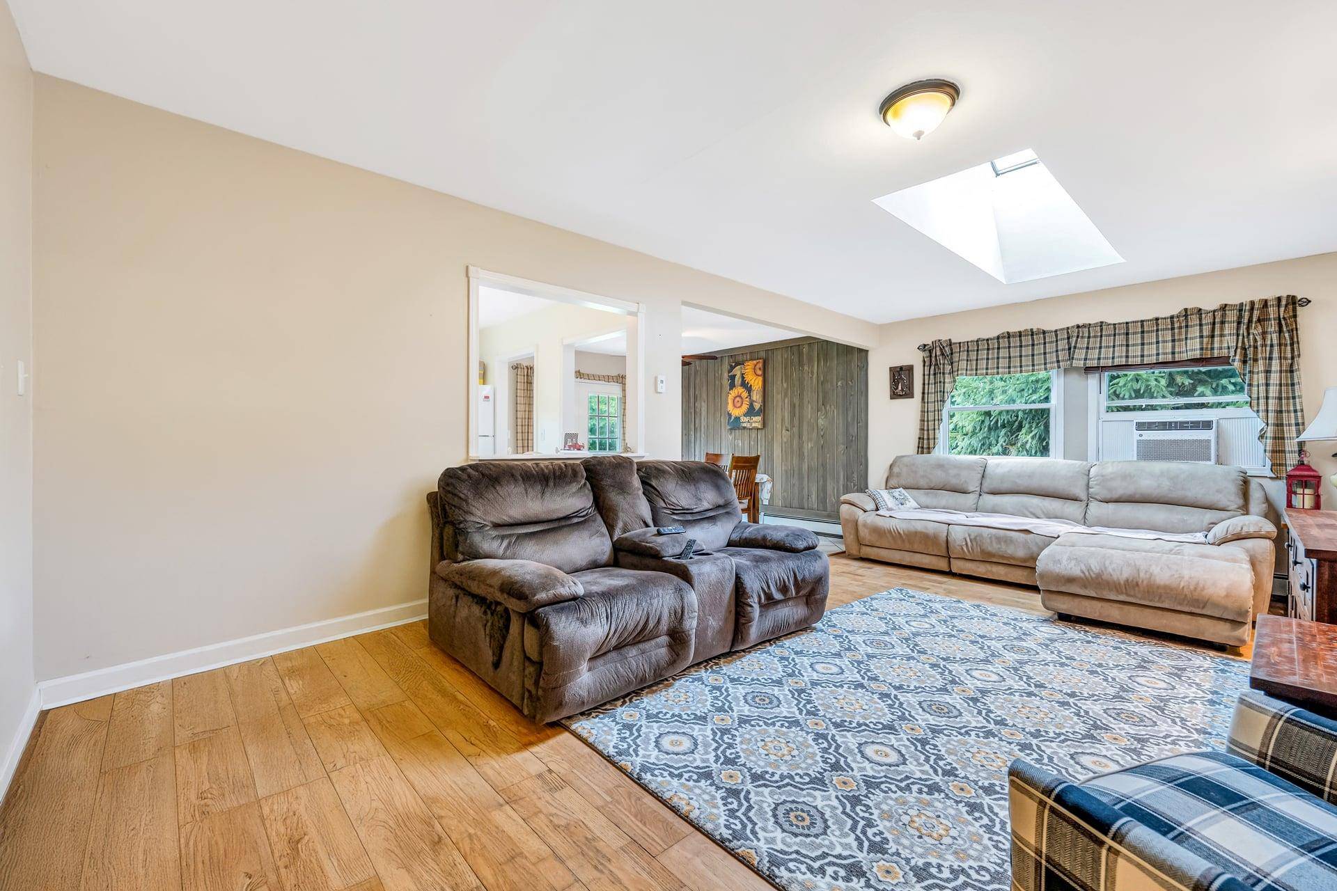 Coram, NY 11727,7 Grand Canyon LN