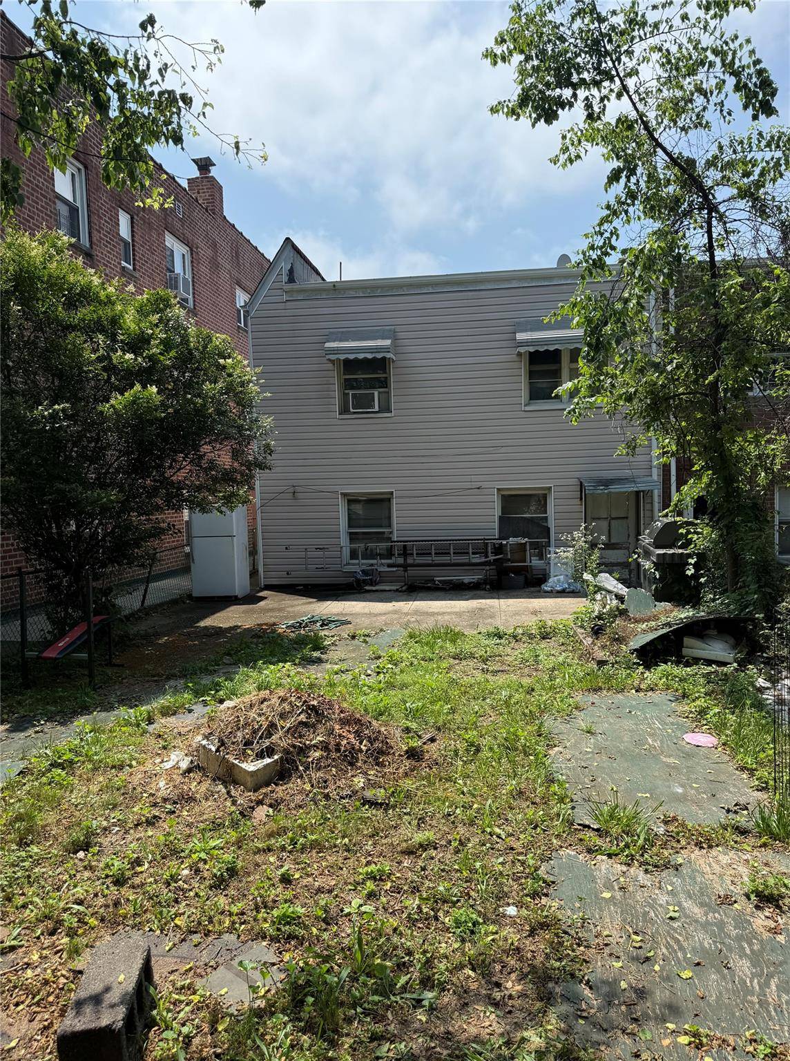 Bronx, NY 10469,2928 Fenton AVE