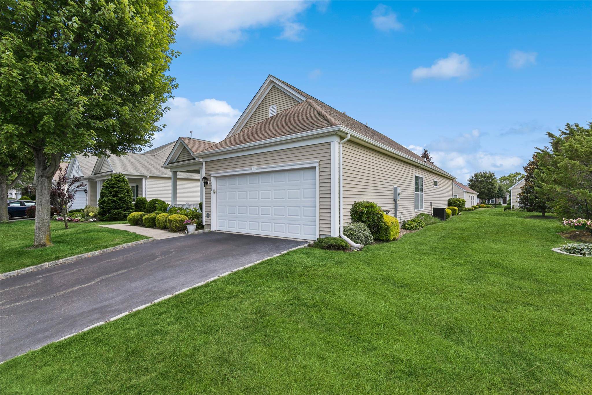 Mount Sinai, NY 11766,109 Louden LOOP