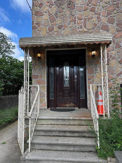Bronx, NY 10466,4381 Barnes AVE