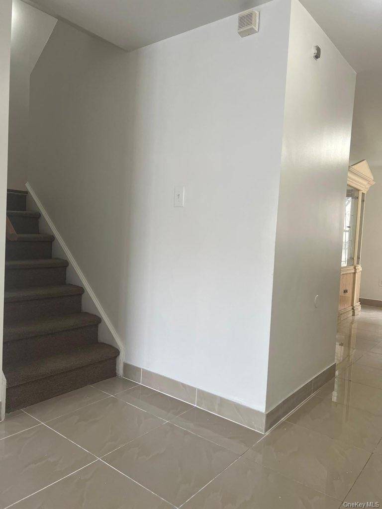 Bronx, NY 10454,596 Beech ter. Beech TER