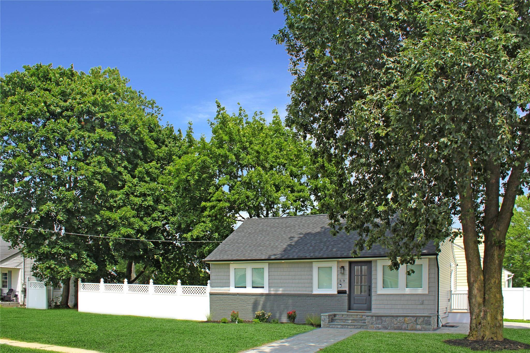 North Babylon, NY 11703,59 Rhoda AVE