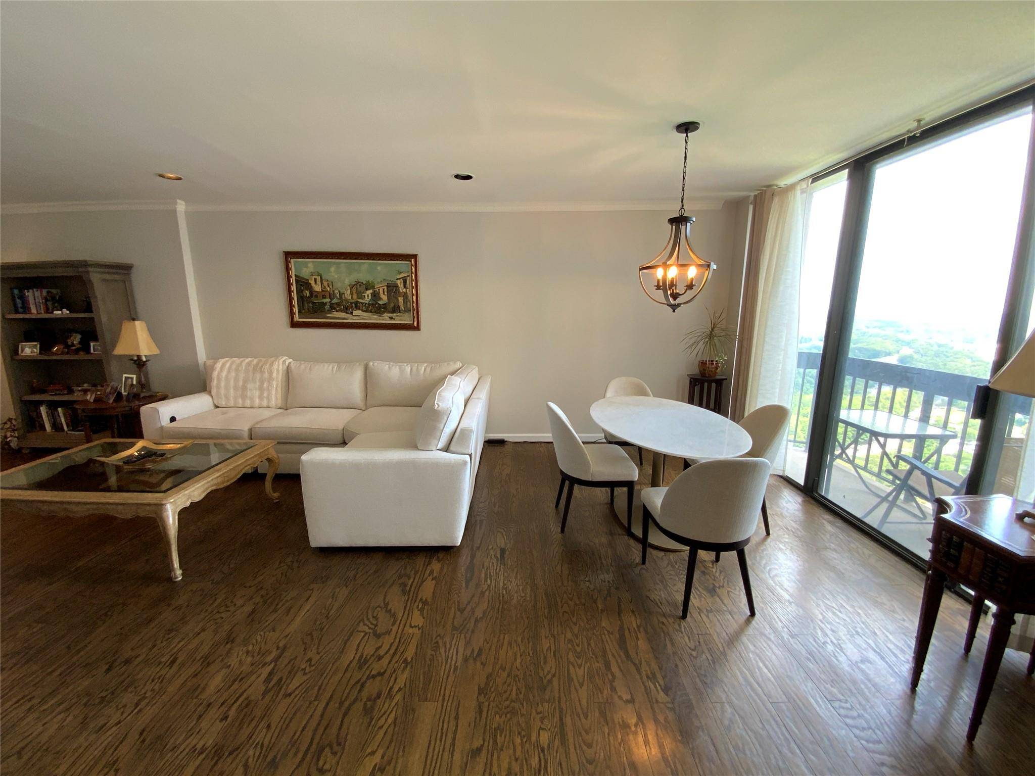 Floral Park, NY 11005,27110 Grand Central Parkway #33A