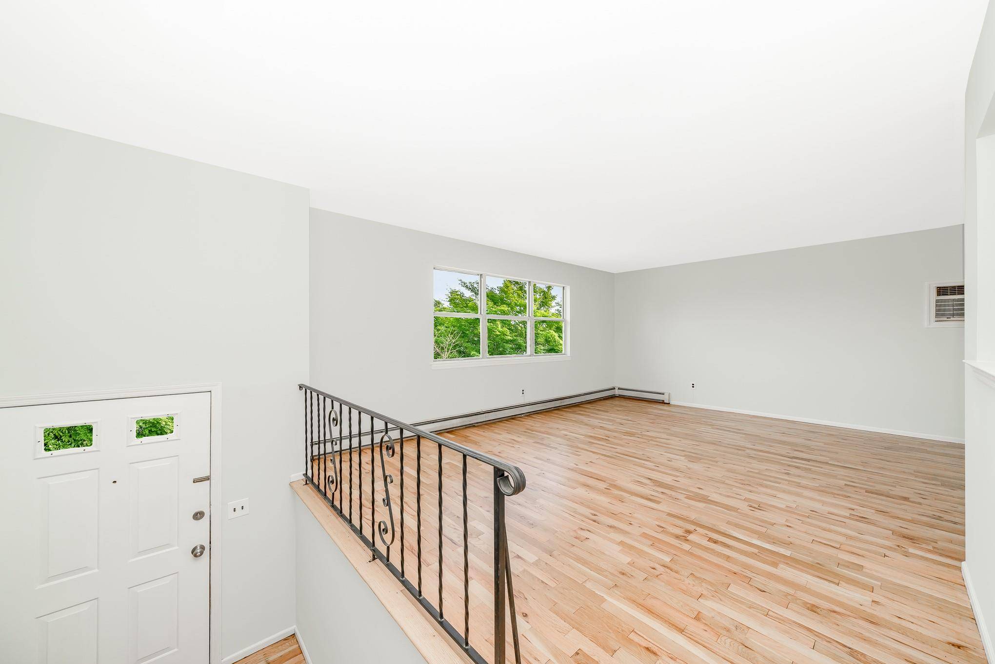 Massapequa, NY 11758,227 N Walnut ST