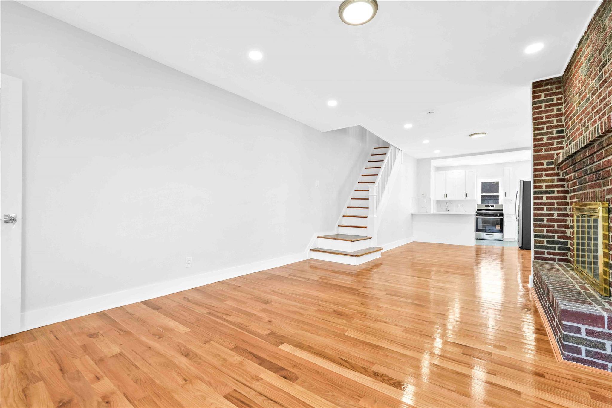 Saint Albans, NY 11412,187-02 Foch BLVD