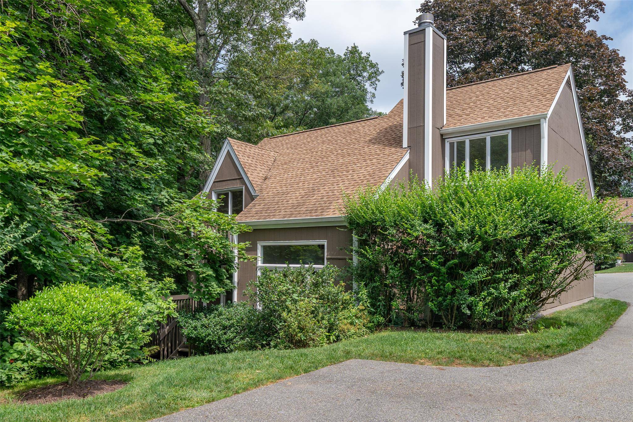 Chappaqua, NY 10514,5 Grove Mews