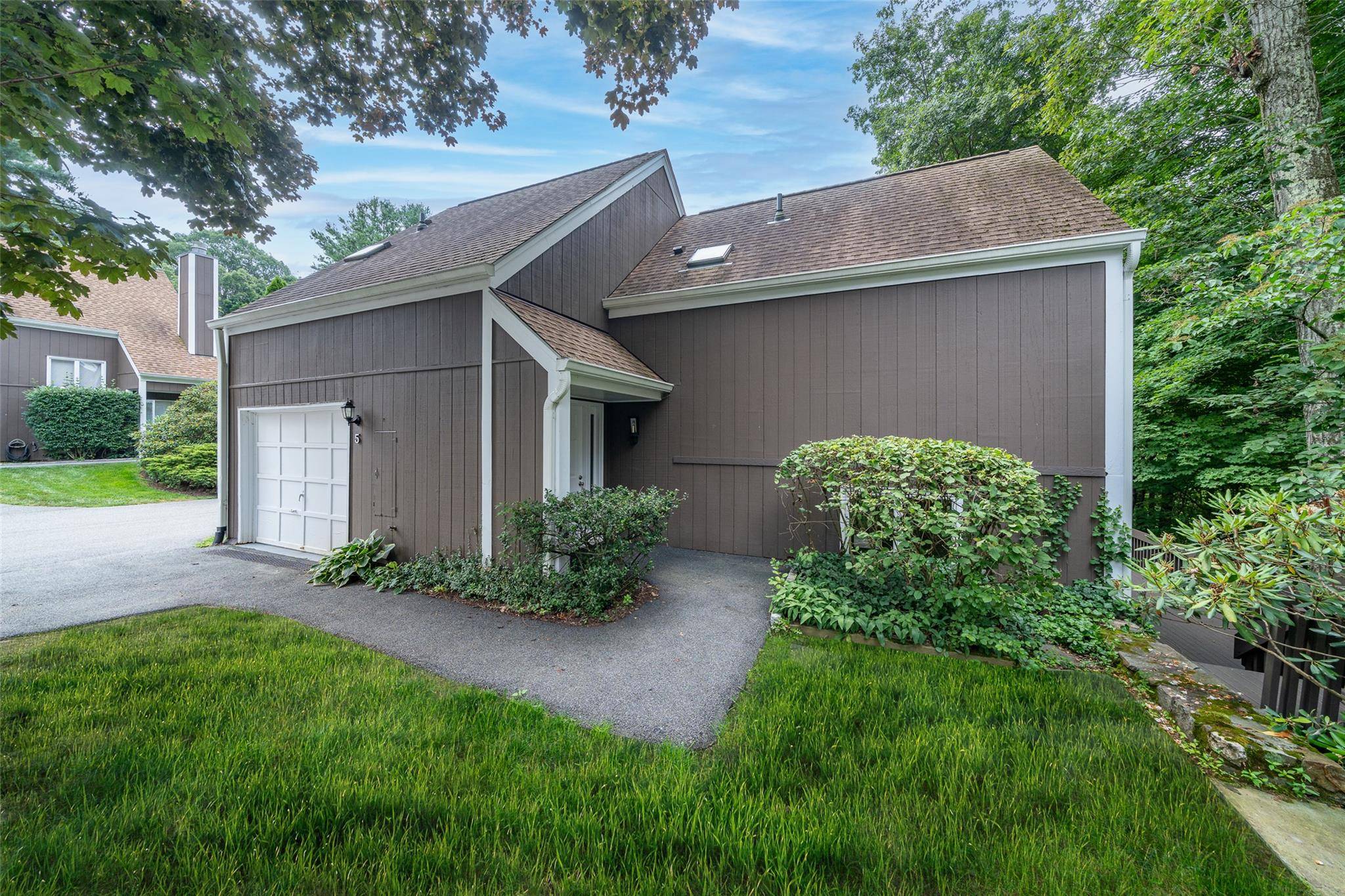 Chappaqua, NY 10514,5 Grove Mews