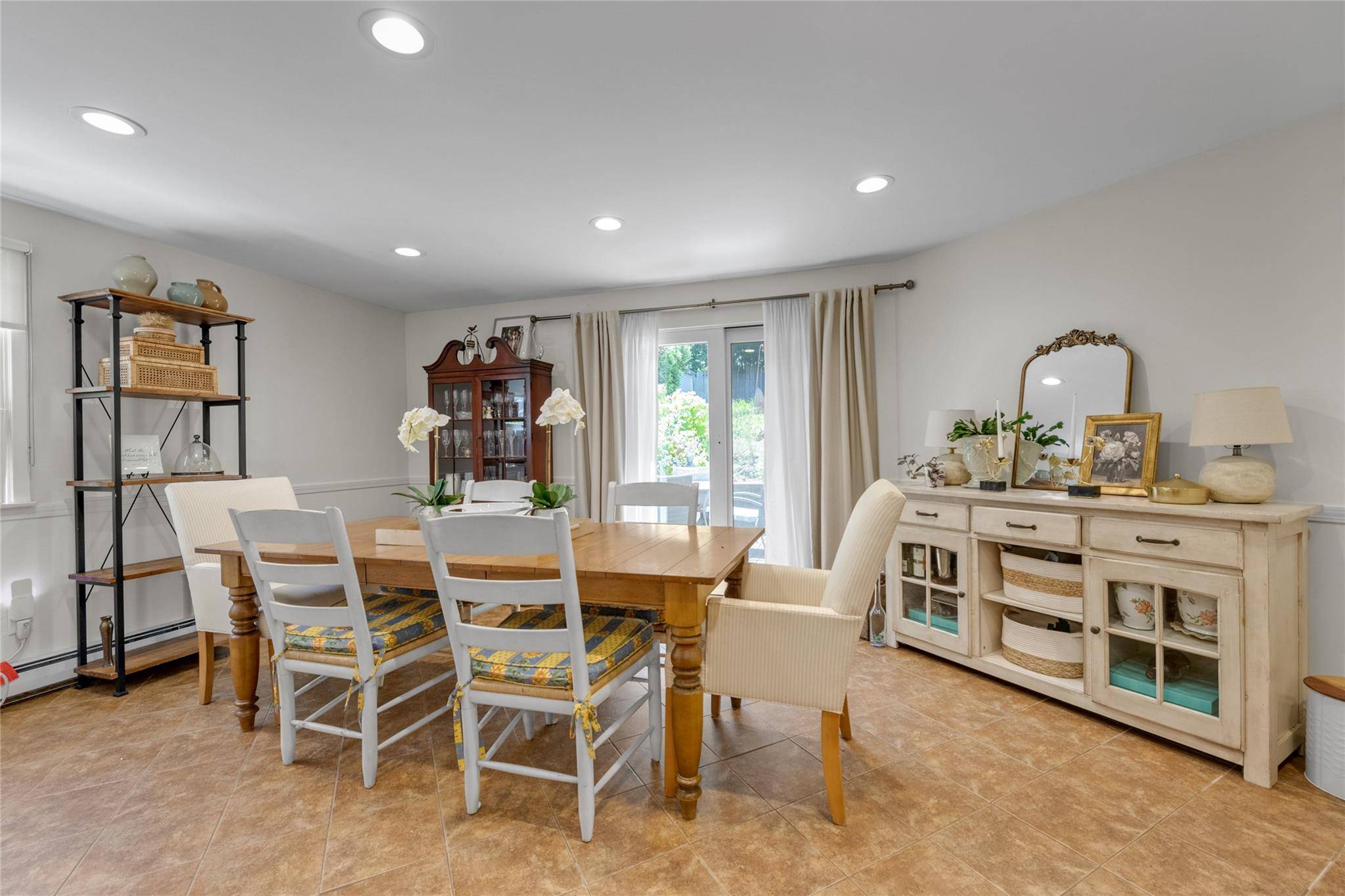 Port Washington, NY 11050,18 Neulist AVE