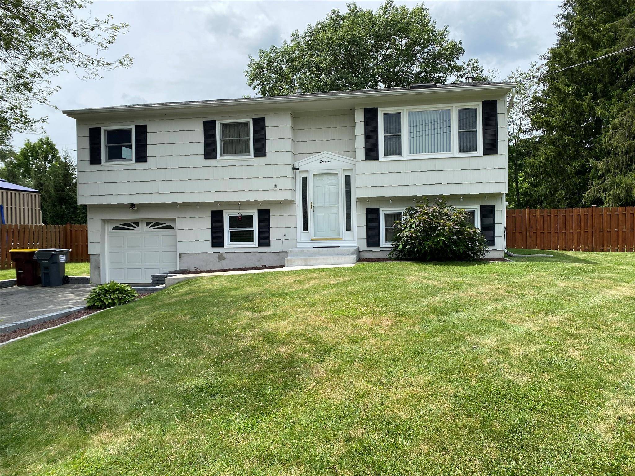 Warwick, NY 10990,14 Shepard RD
