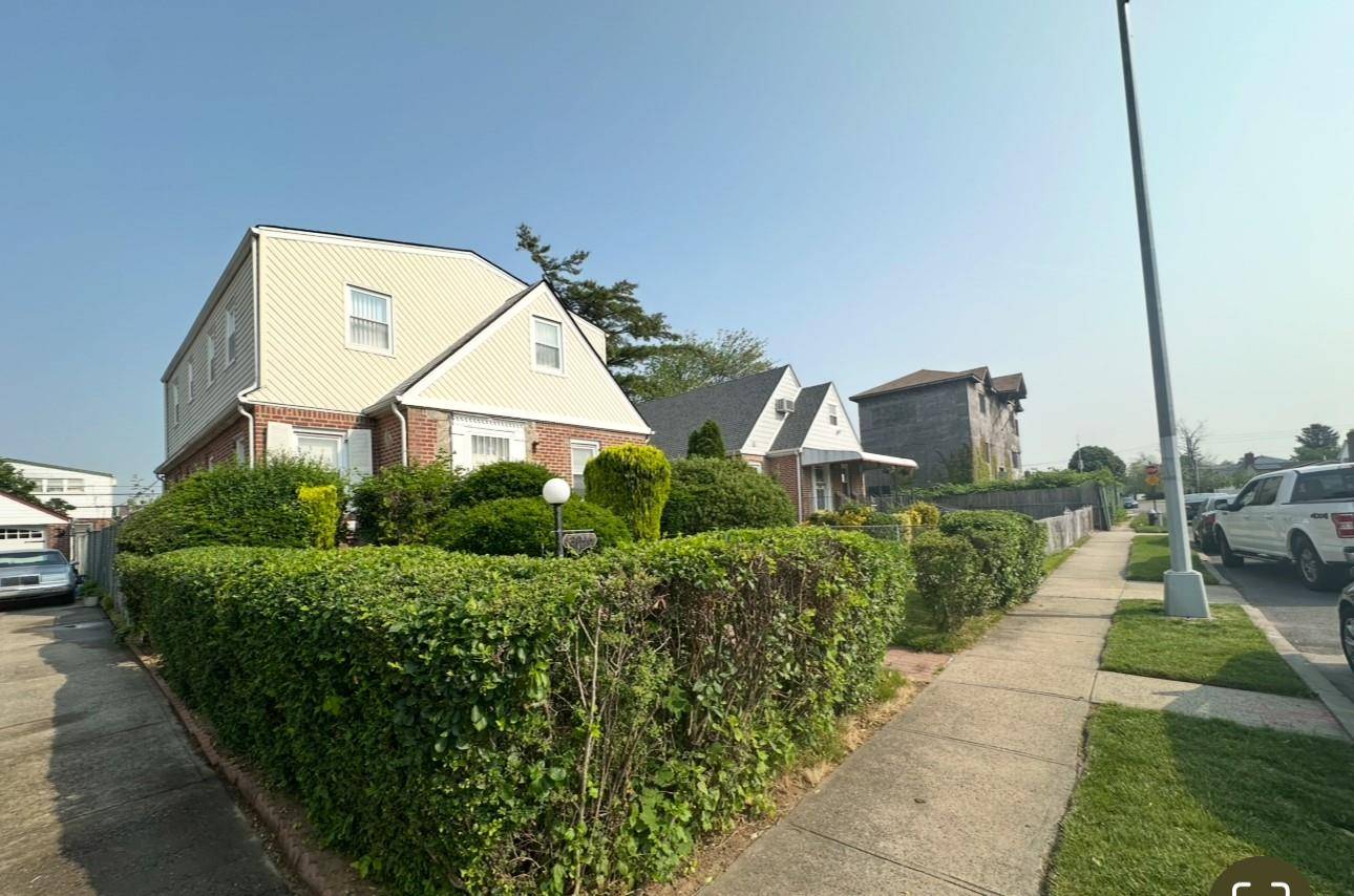 Rosedale, NY 11422,130-16 233rd ST