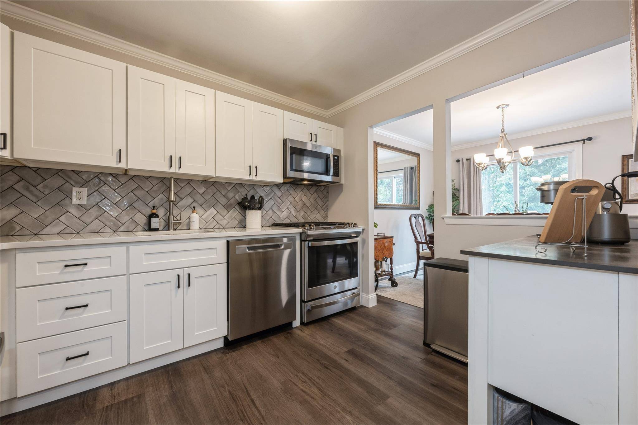 Sayville, NY 11782,350 Lakeland AVE #7G