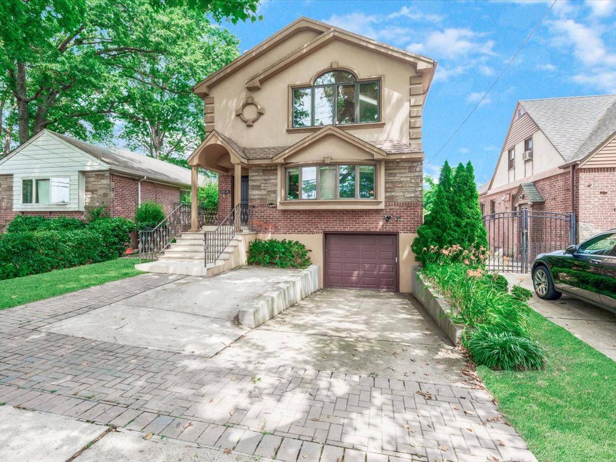 Fresh Meadows, NY 11365,165-05 67th AVE