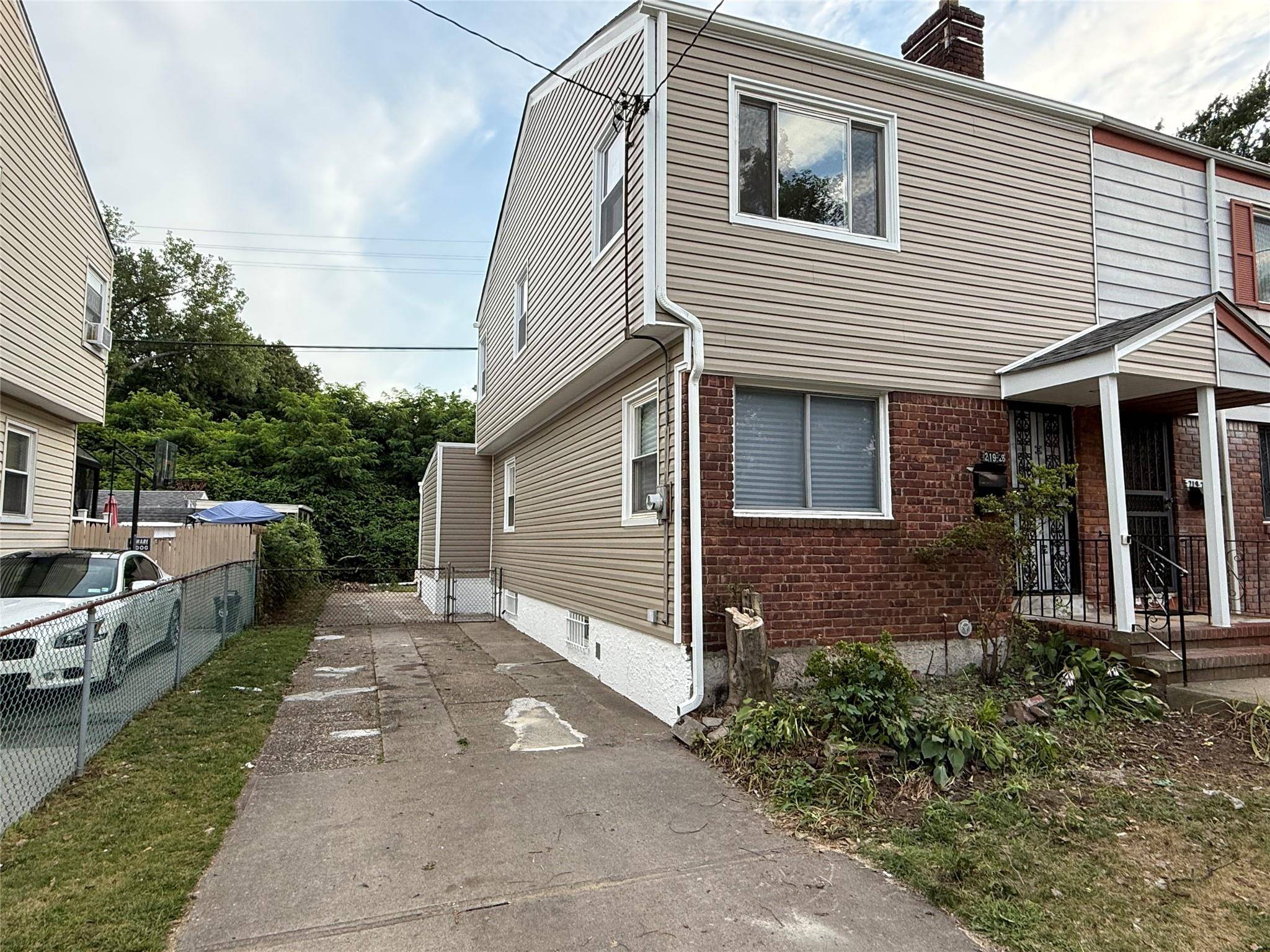Springfield Gardens, NY 11413,21928 141st RD