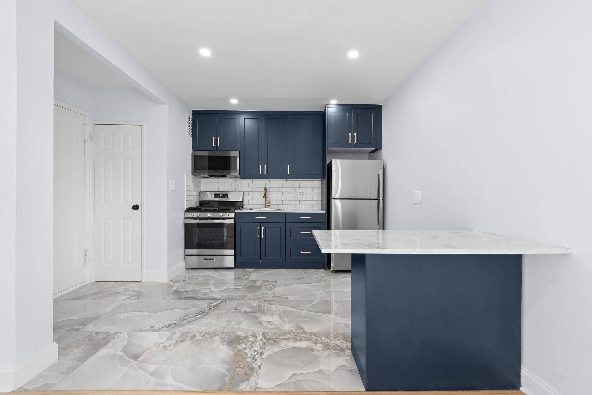 Jackson Heights, NY 11372,37-56 87th ST #3C