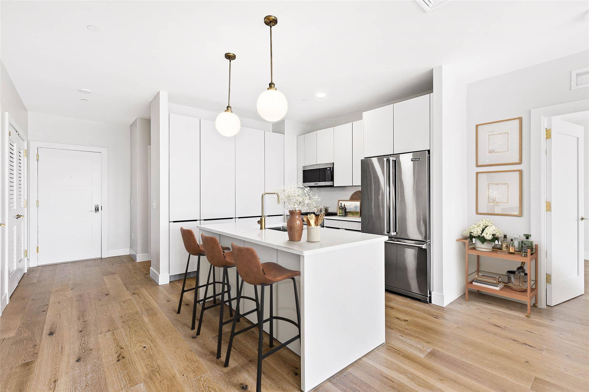 Westbury, NY 11590,695 Merrick AVE #636