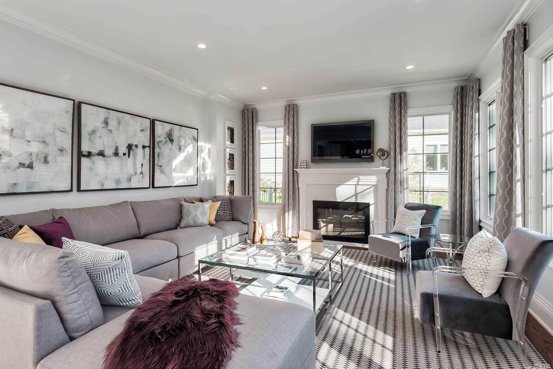 Manhasset, NY 11030,272 Crabapple RD