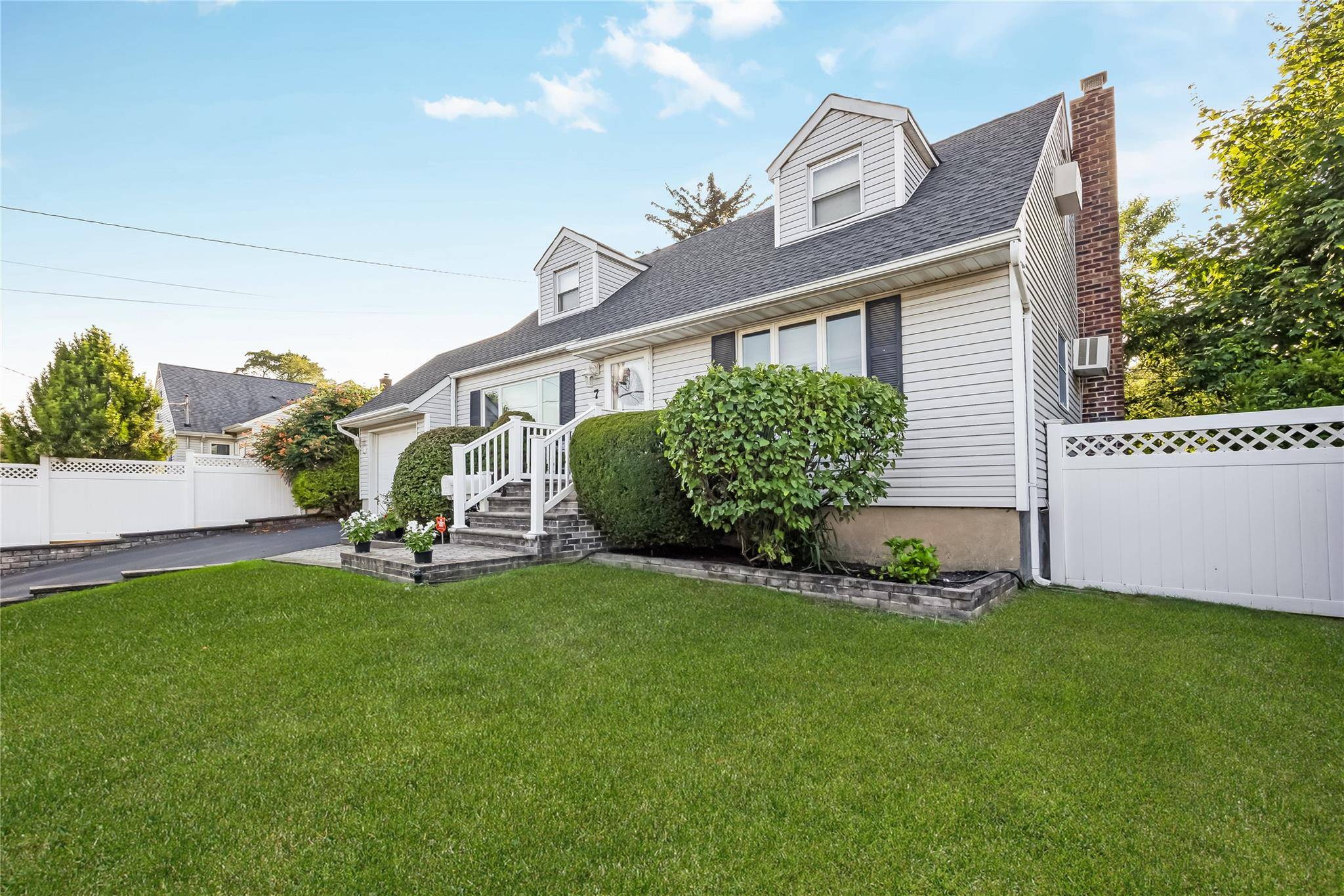 Farmingdale, NY 11735,7 Frank AVE