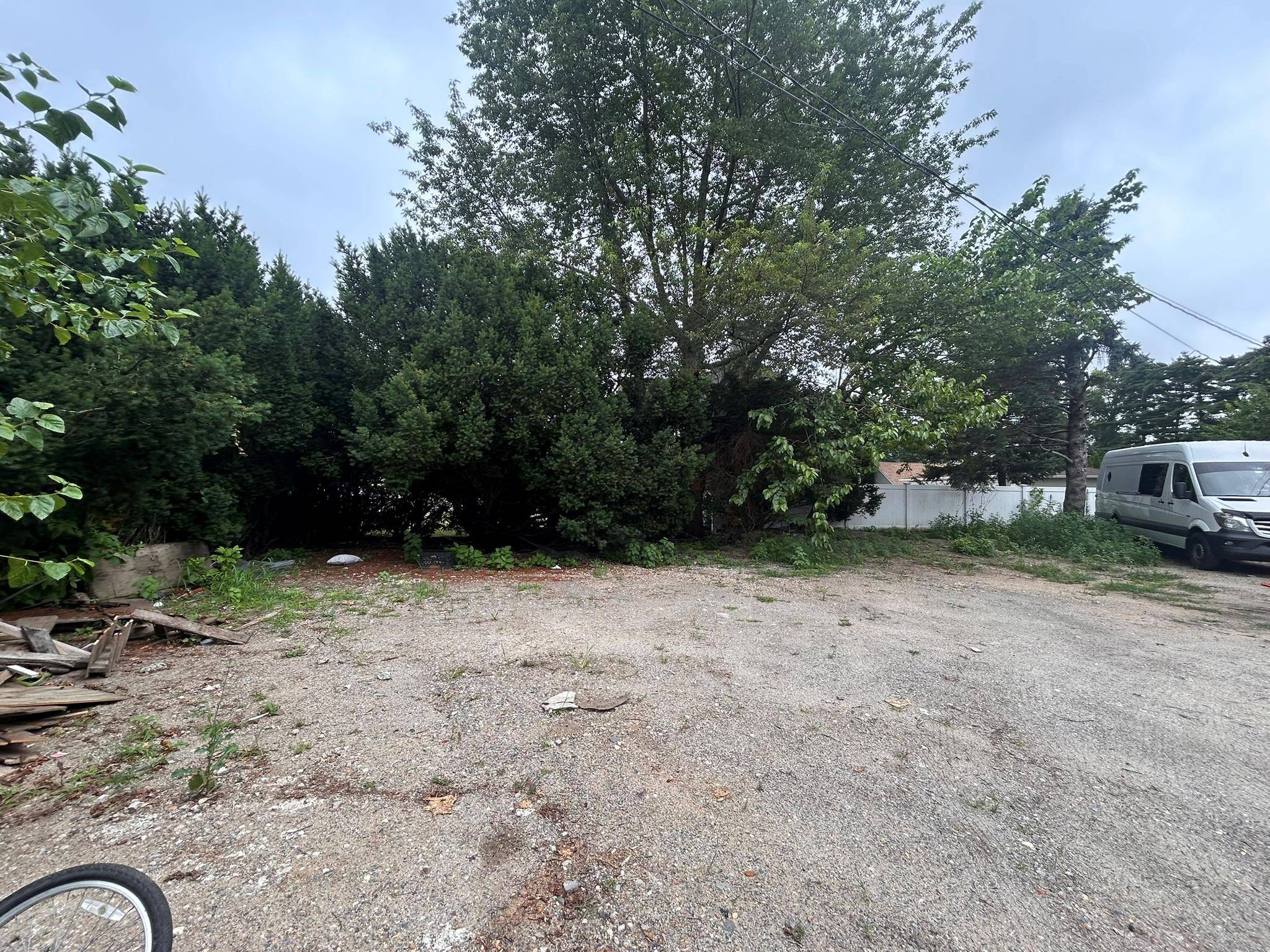 Westbury, NY 11590,20 Longfellow AVE