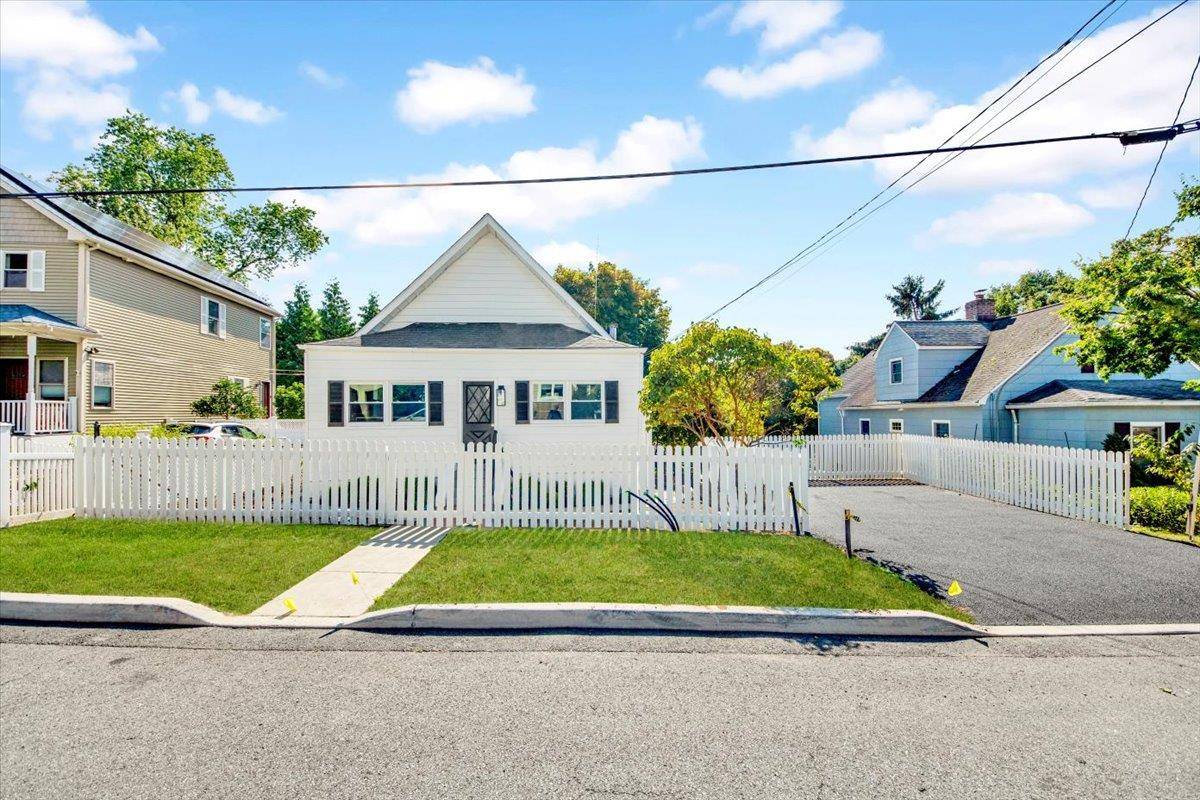 Hastings-on-hudson, NY 10706,4 Cedar ST